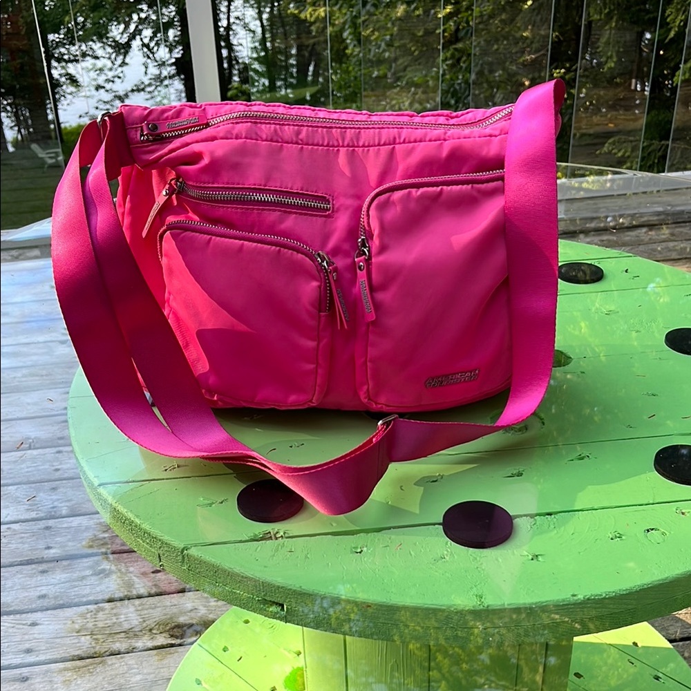 American Tourister large pink nylon handbag Bright Pink Crossbody Bag